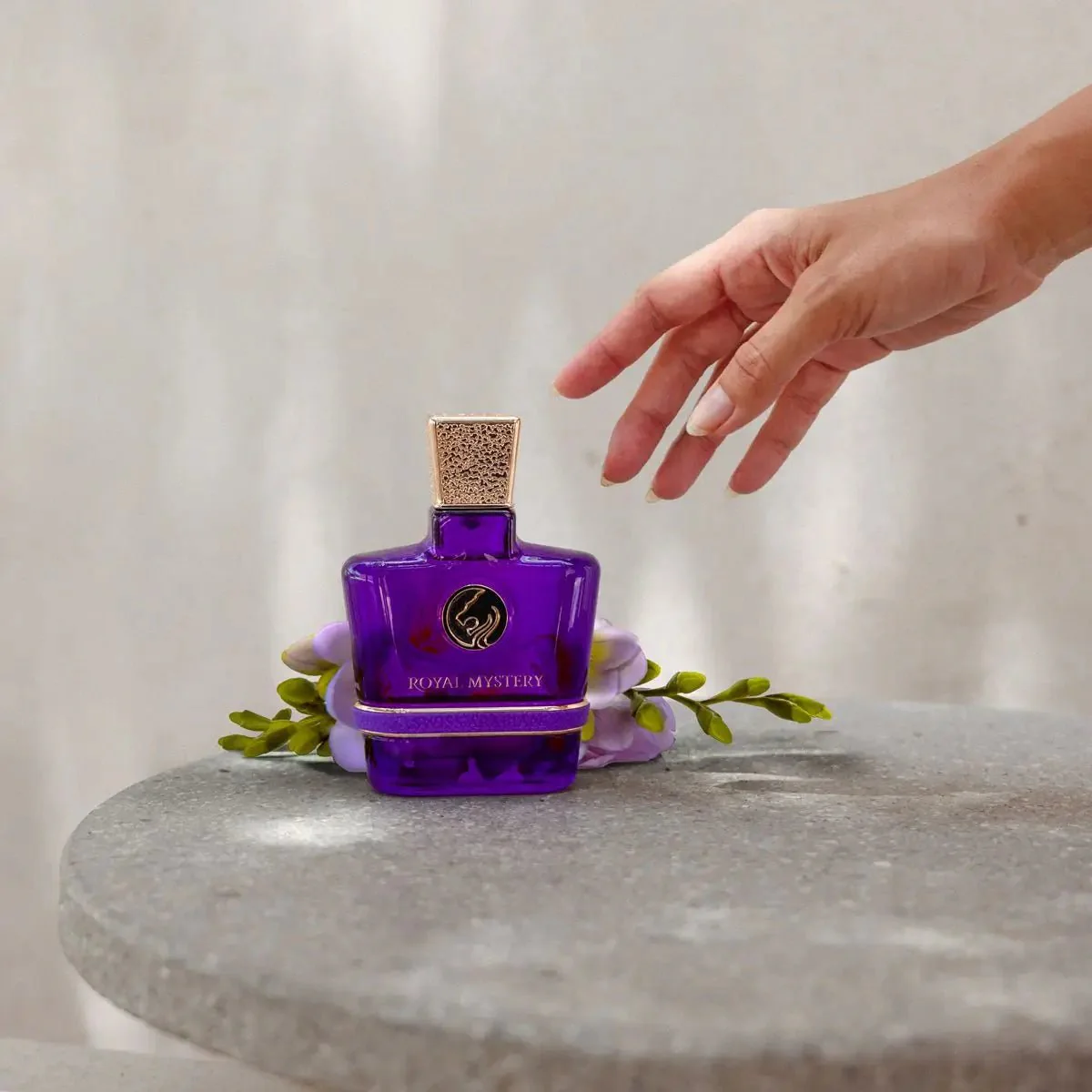 ROYAL MYSTERY - Image 4